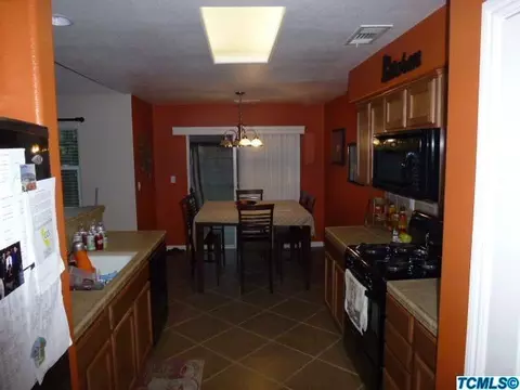 4115 E Hillcrest Ave, Visalia, CA 93292 photo 7