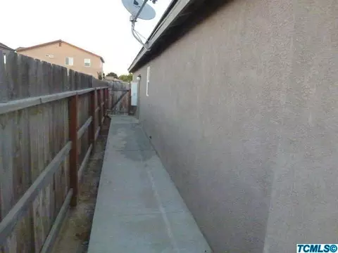 4115 E Hillcrest Ave, Visalia, CA 93292 photo 20