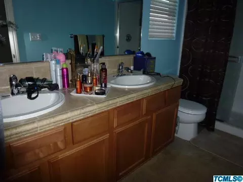 4115 E Hillcrest Ave, Visalia, CA 93292 photo 16