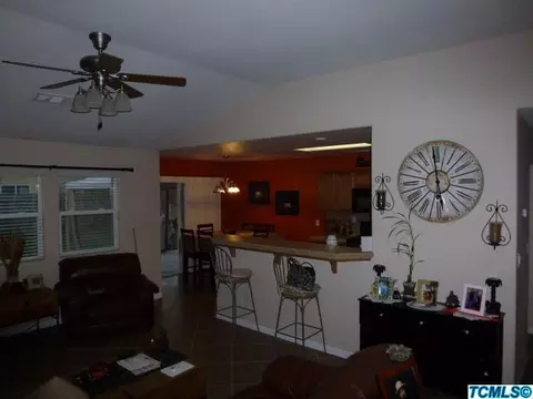 4115 E Hillcrest Ave, Visalia, CA 93292 photo 6