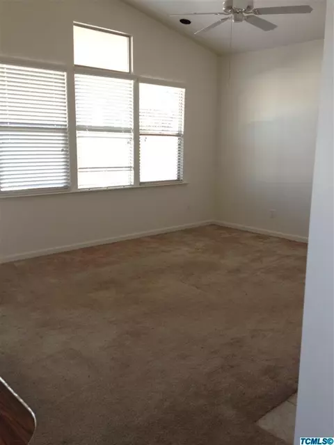 1410 E Mesa Ct, Visalia, CA 93292 photo 5