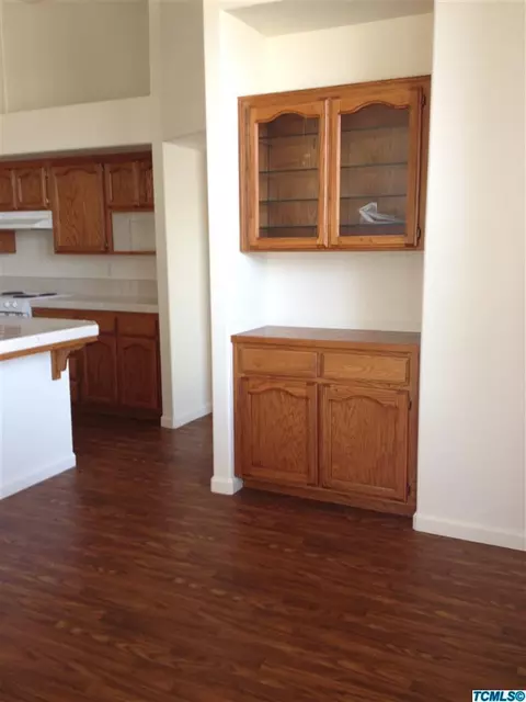 1410 E Mesa Ct, Visalia, CA 93292 photo 3