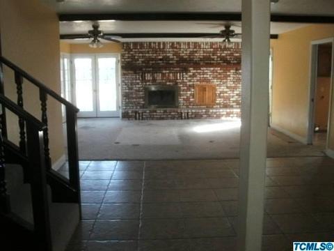 1829 E Caldwell Ave, Visalia, CA 93292 photo 2
