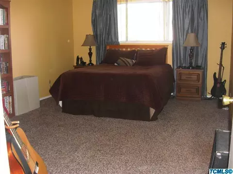 307 Evergreen Ave, Visalia, CA 93277 photo 10
