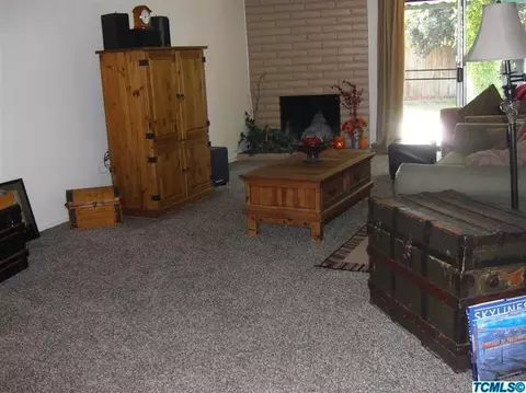 307 Evergreen Ave, Visalia, CA 93277 photo 4