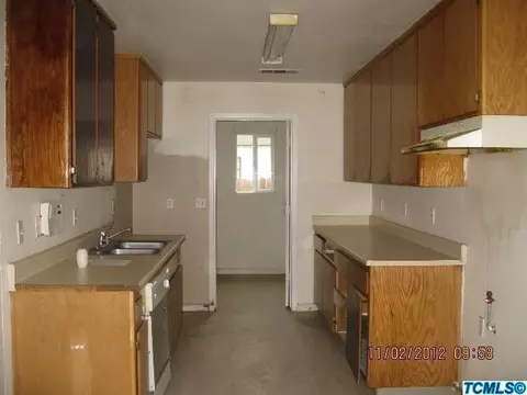 2068 Orange Ave, Selma, CA 93662 photo 4