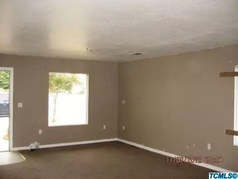 2068 Orange Ave, Selma, CA 93662 photo 2