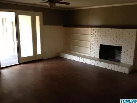 839 E Pleasant Ave, Tulare, CA 93274 photo 9