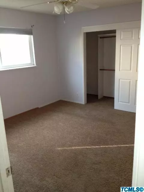 839 E Pleasant Ave, Tulare, CA 93274 photo 5
