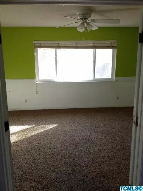 839 E Pleasant Ave, Tulare, CA 93274 photo 8