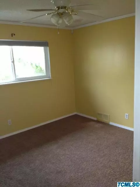 839 E Pleasant Ave, Tulare, CA 93274 photo 7