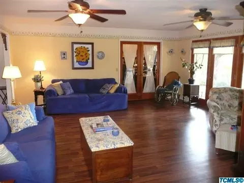 1031 E Howard Ct, Visalia, CA 93292 photo 5