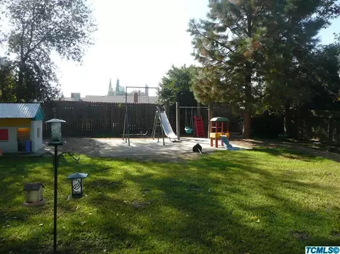1031 E Howard Ct, Visalia, CA 93292 photo 24