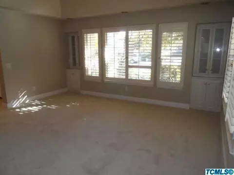 3012 E Sycamore Ave, Visalia, CA 93292 photo 3
