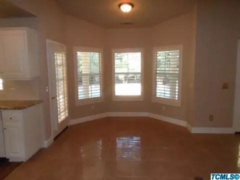3012 E Sycamore Ave, Visalia, CA 93292 photo 5