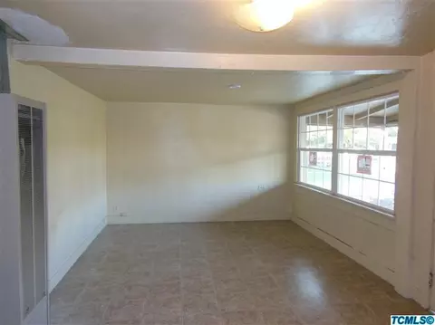 963 Ellsworth Ave, Pixley, CA 93256 photo 9