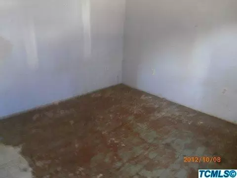 502 E Joanne Ave, Pixley, CA 93256 photo 3
