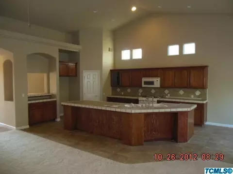 2247 N Carson Ct, Visalia, CA 93291 photo 5