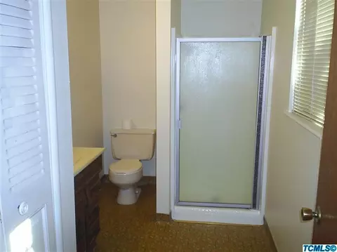 949 E Pine Dr, Tulare, CA 93274 photo 12