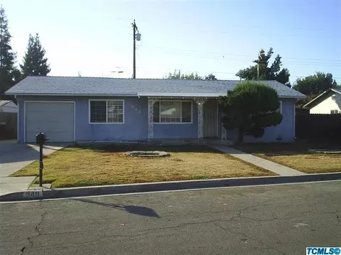 949 E Pine Dr, Tulare, CA 93274 photo 1
