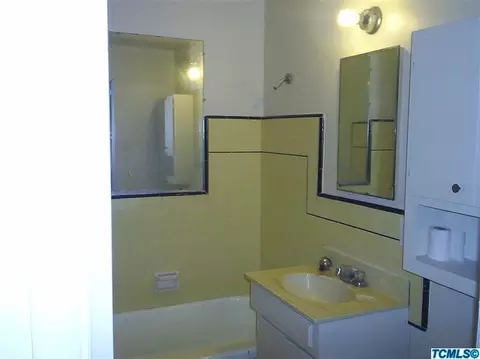 949 E Pine Dr, Tulare, CA 93274 photo 9