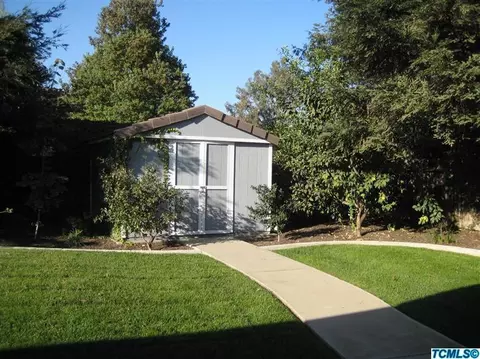 482 E Wilson Ave, Tulare, CA 93274 photo 24