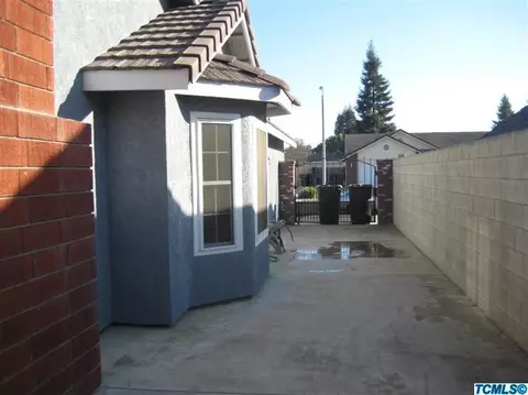 482 E Wilson Ave, Tulare, CA 93274 photo 25