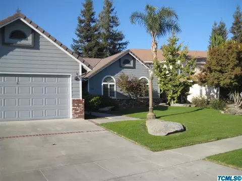 482 E Wilson Ave, Tulare, CA 93274 photo 2