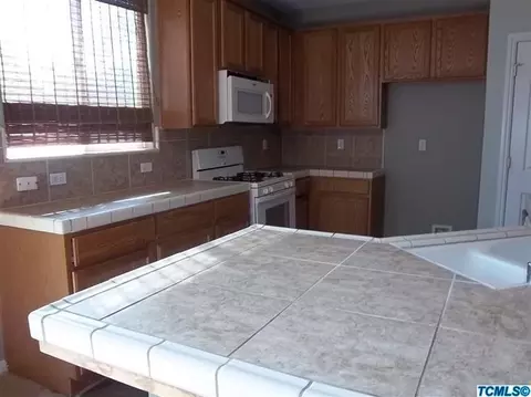 4247 E Cambridge Ave, Visalia, CA 93292 photo 9