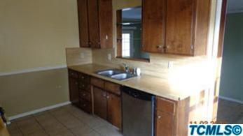324 E Malone St, Hanford, CA 93230 photo 2