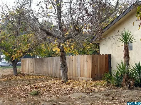 4105 E Walnut Ave, Visalia, CA 93292 photo 2