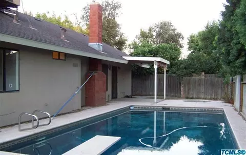 2111 E Princeton Ave, Visalia, CA 93292 photo 8