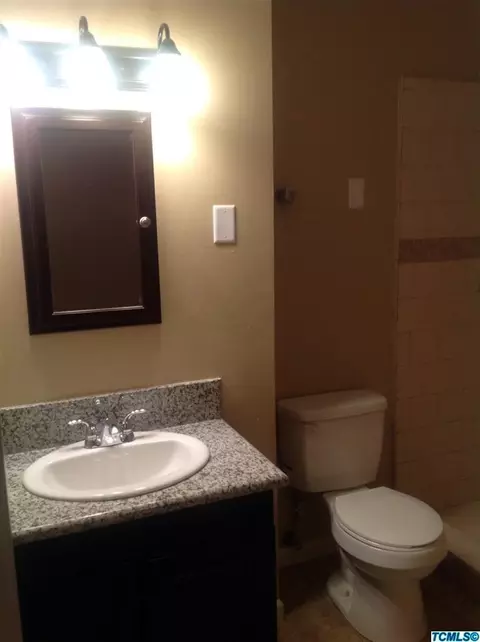 2264 E Lemmon Way, Hanford, CA 93230 photo 9