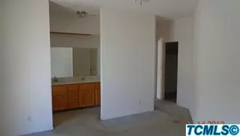 1222 Pine Dr, Lemoore, CA 93245 photo 4