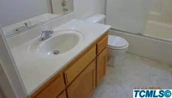 1222 Pine Dr, Lemoore, CA 93245 photo 3