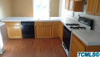 1222 Pine Dr, Lemoore, CA 93245 photo 2
