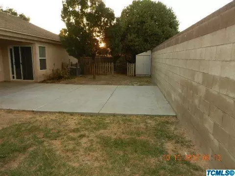 1308 Summerwind Dr, Lemoore, CA 93245 photo 4