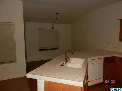 1308 Summerwind Dr, Lemoore, CA 93245 photo 11