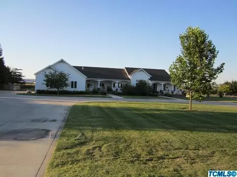 3560 E Cross Ave, Tulare, CA 93274 photo 3