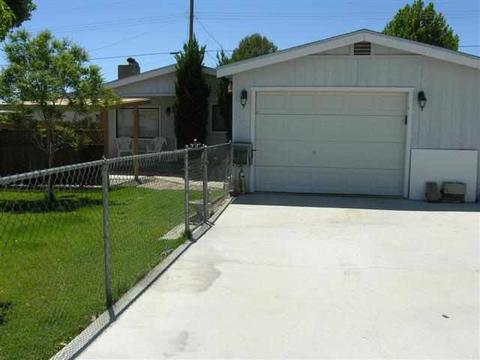 654 E South St, Lone Pine, CA 93545 photo 1