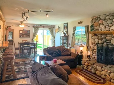 451 E Line St, Bishop, CA 93514 photo 4