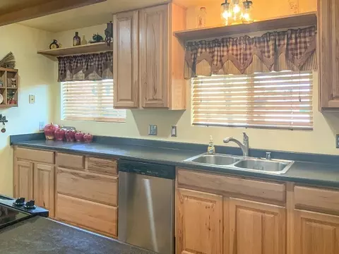 451 E Line St, Bishop, CA 93514 photo 6