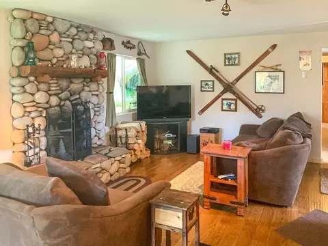 451 E Line St, Bishop, CA 93514 photo 2