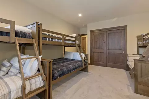 150 E Bear Lake Dr, Mammoth Lakes, CA 93546 photo 22