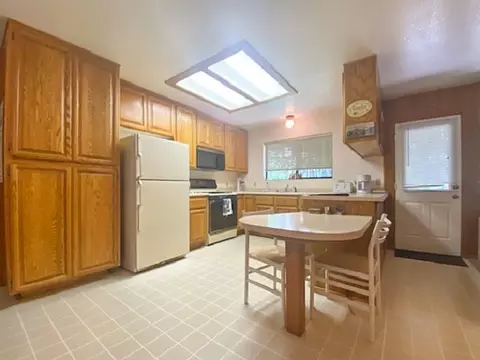 165 Iris Dr, Bishop, CA 93514 photo 5