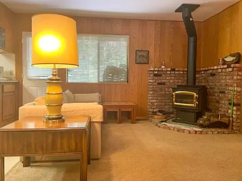 165 Iris Dr, Bishop, CA 93514 photo 3
