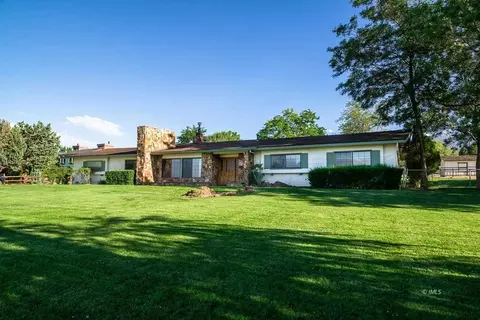 321 Rocking K Rd, Bishop, CA 93514 photo 2