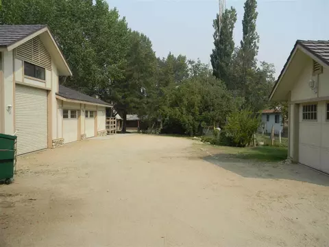 240 Ocean View Rd, Bishop, CA 93514 photo 11