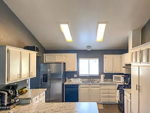 325 Dewey St, Big Pine, CA 93513 photo 7