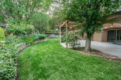 2336 Apache Dr, Bishop, CA 93514 photo 4